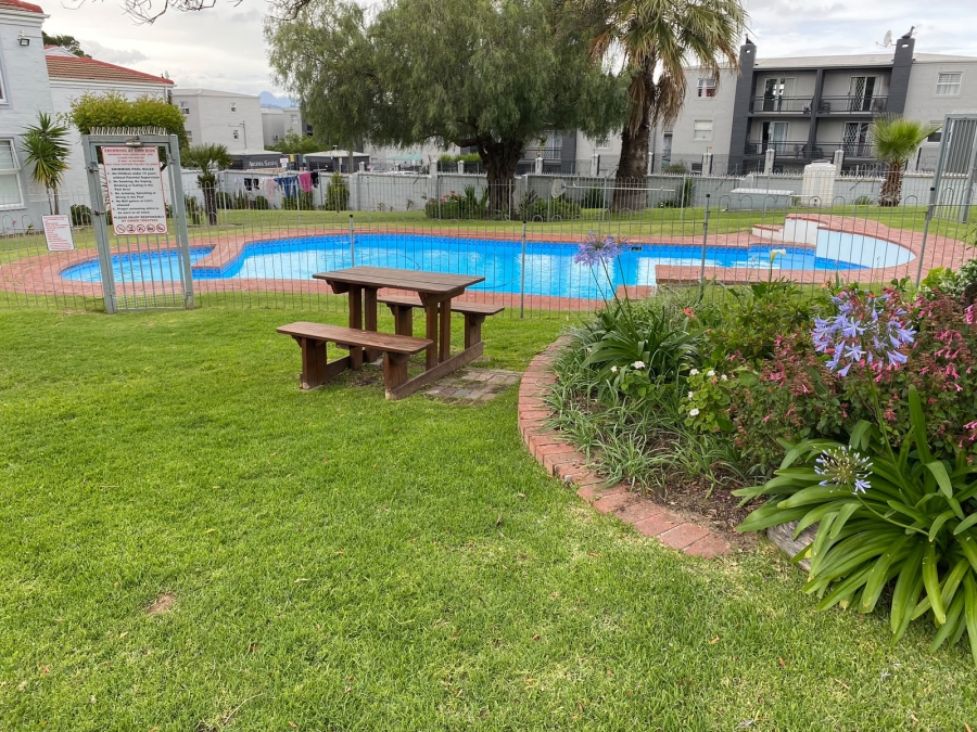 To Let 2 Bedroom Property for Rent in Vredekloof East Western Cape